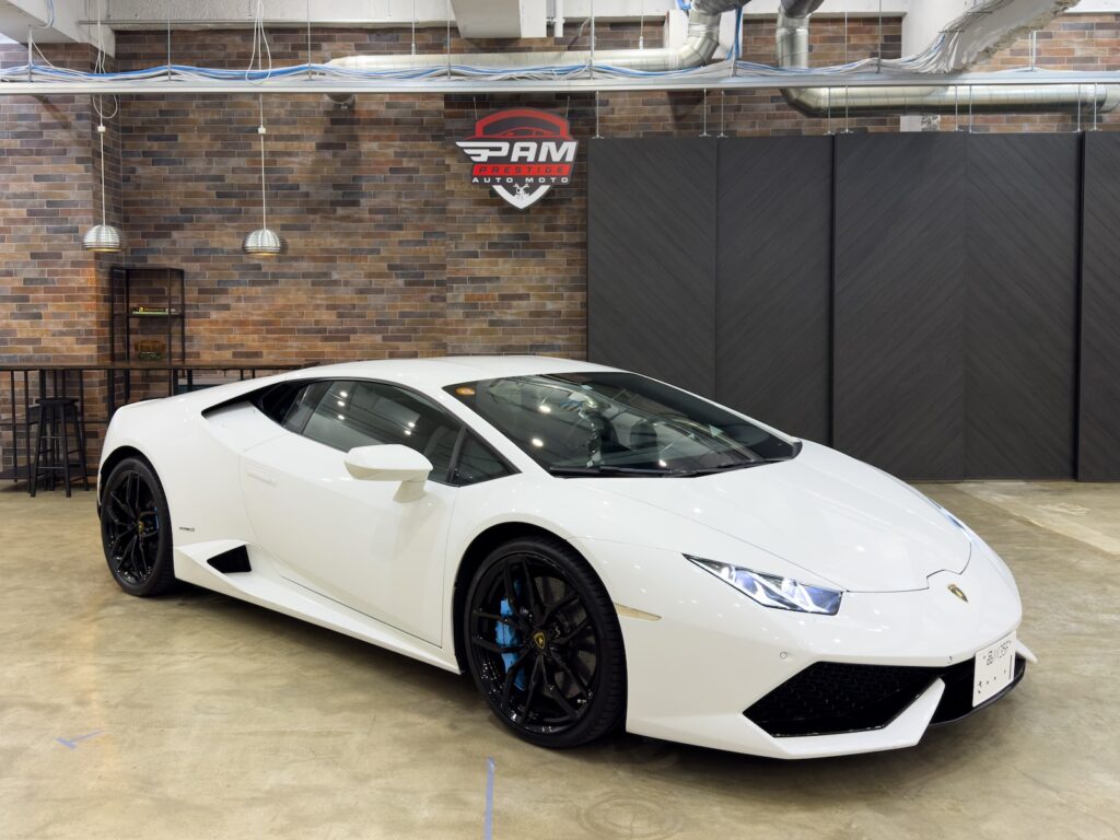 White Lamborghini Huracán LP610-4, front three-quarter view